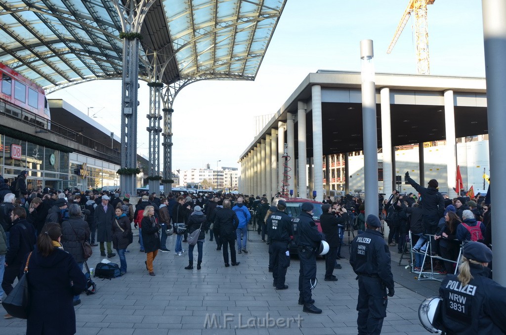 Demo Koelner Hauptbahnhof P037.JPG - Miklos Laubert